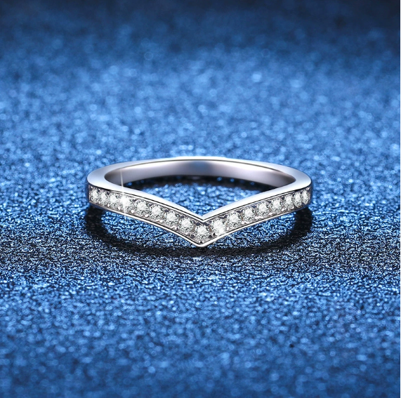 ✨ Elegant S925 Silver V-Shape Ring – Full Moissanite, D Color, Korean Inspired Wedding Ring