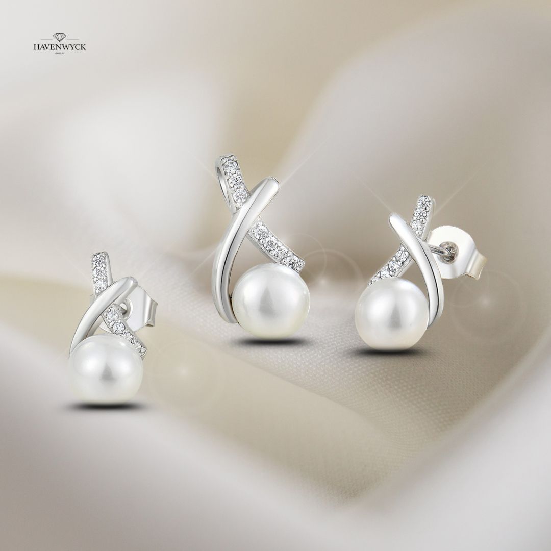 Luxury 925 Sterling Silver Pearl Jewelry Set – Earrings & Necklace